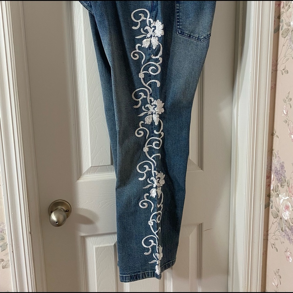 Embroidery Stretch Jeans 16WP - Picture 7 of 7